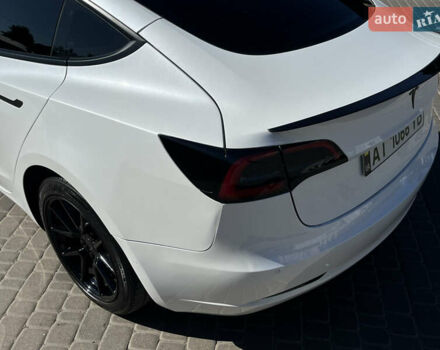 Белый Тесла Модель 3, объемом двигателя 0 л и пробегом 39 тыс. км за 20200 $, фото 7 на Automoto.ua