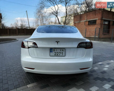 Белый Тесла Модель 3, объемом двигателя 0 л и пробегом 37 тыс. км за 19999 $, фото 138 на Automoto.ua