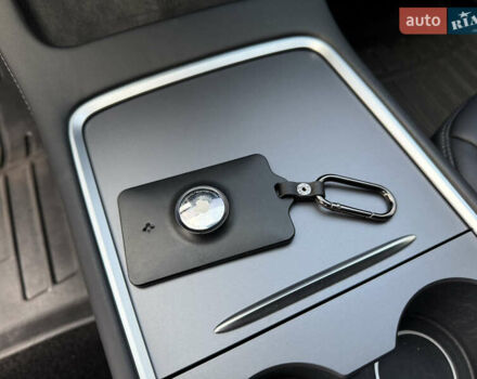 Белый Тесла Модель 3, объемом двигателя 0 л и пробегом 37 тыс. км за 19999 $, фото 115 на Automoto.ua