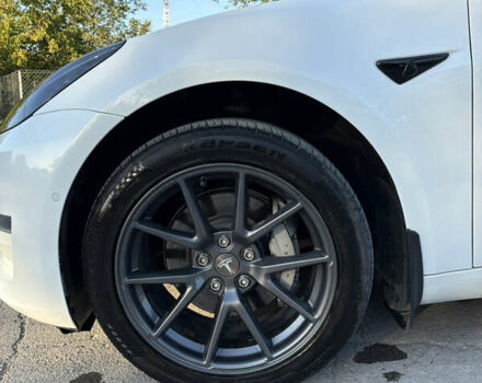 Білий Тесла Модель 3, об'ємом двигуна 0 л та пробігом 110 тис. км за 22900 $, фото 10 на Automoto.ua