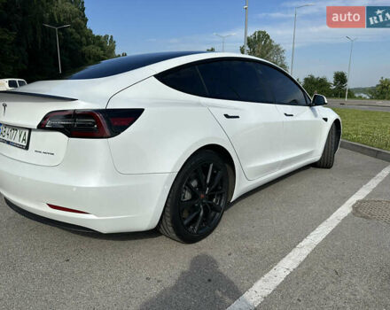 Білий Тесла Модель 3, об'ємом двигуна 0 л та пробігом 52 тис. км за 25500 $, фото 17 на Automoto.ua