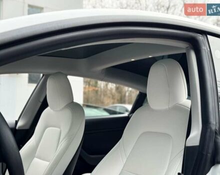 Белый Тесла Модель 3, объемом двигателя 0 л и пробегом 85 тыс. км за 19000 $, фото 13 на Automoto.ua