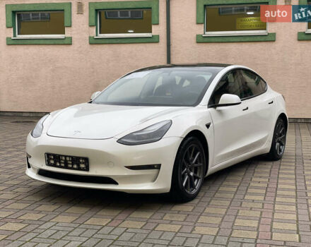 Белый Тесла Модель 3, объемом двигателя 0 л и пробегом 34 тыс. км за 18000 $, фото 7 на Automoto.ua
