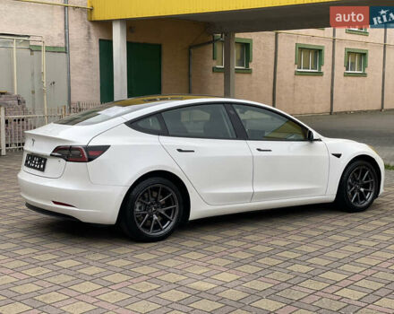 Белый Тесла Модель 3, объемом двигателя 0 л и пробегом 34 тыс. км за 18000 $, фото 32 на Automoto.ua