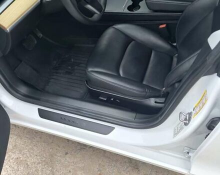 Белый Тесла Модель 3, объемом двигателя 0 л и пробегом 55 тыс. км за 17650 $, фото 17 на Automoto.ua