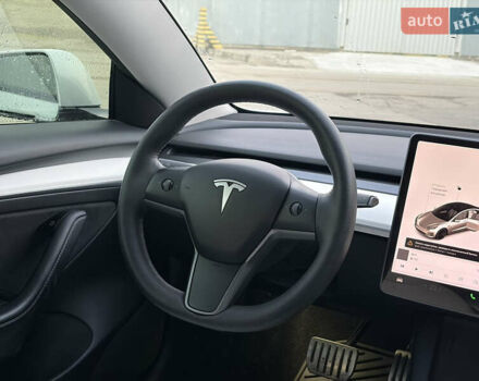 Белый Тесла Модель 3, объемом двигателя 0 л и пробегом 92 тыс. км за 21900 $, фото 23 на Automoto.ua