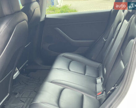 Белый Тесла Модель 3, объемом двигателя 0 л и пробегом 34 тыс. км за 18000 $, фото 58 на Automoto.ua