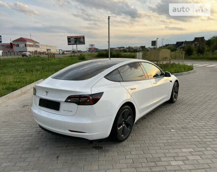 Белый Тесла Модель 3, объемом двигателя 0 л и пробегом 18 тыс. км за 47500 $, фото 17 на Automoto.ua