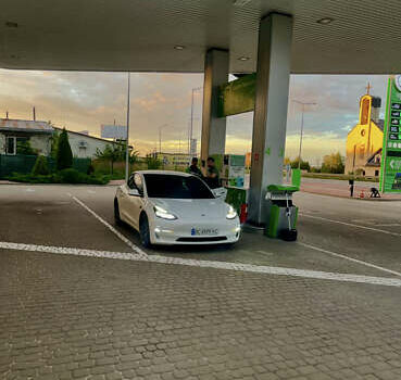 Тесла Модель 3 2021 у Львові на Automoto.ua Білий Тесла Модель 3, об'ємом двигуна 0 л та пробігом 109 тис. км за 25000 $, фото 3 на Automoto.ua