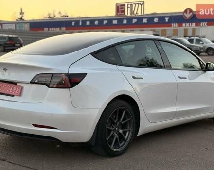 Белый Тесла Модель 3, объемом двигателя 0 л и пробегом 266 тыс. км за 13900 $, фото 4 на Automoto.ua