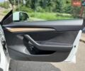 Білий Тесла Модель 3, об'ємом двигуна 0 л та пробігом 90 тис. км за 20340 $, фото 28 на Automoto.ua