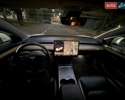 Тесла Модель 3 2021 у Києві на Automoto.ua Білий Тесла Модель 3, об'ємом двигуна 0 л та пробігом 105 тис. км за 19500 $, фото 19 на Automoto.ua