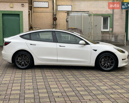 Белый Тесла Модель 3, объемом двигателя 0 л и пробегом 34 тыс. км за 18000 $, фото 30 на Automoto.ua