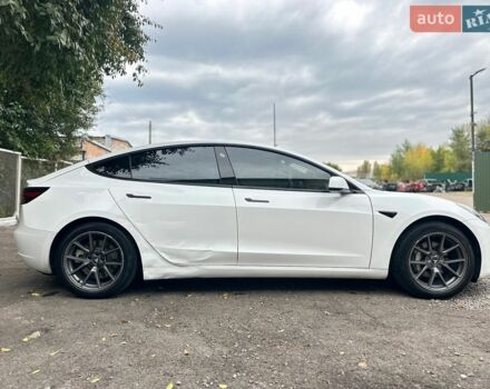 Білий Тесла Модель 3, об'ємом двигуна 0 л та пробігом 200 тис. км за 18000 $, фото 8 на Automoto.ua