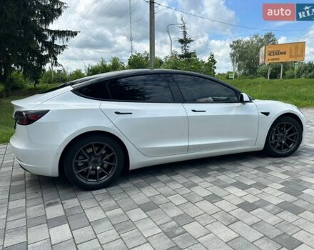 Белый Тесла Модель 3, объемом двигателя 0 л и пробегом 81 тыс. км за 16999 $, фото 5 на Automoto.ua