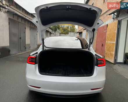 Белый Тесла Модель 3, объемом двигателя 0 л и пробегом 45 тыс. км за 29000 $, фото 26 на Automoto.ua