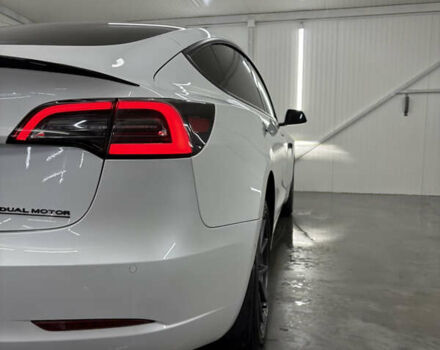 Білий Тесла Модель 3, об'ємом двигуна 0 л та пробігом 113 тис. км за 20200 $, фото 42 на Automoto.ua