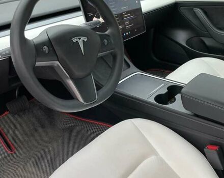Белый Тесла Модель 3, объемом двигателя 0 л и пробегом 63 тыс. км за 25500 $, фото 7 на Automoto.ua