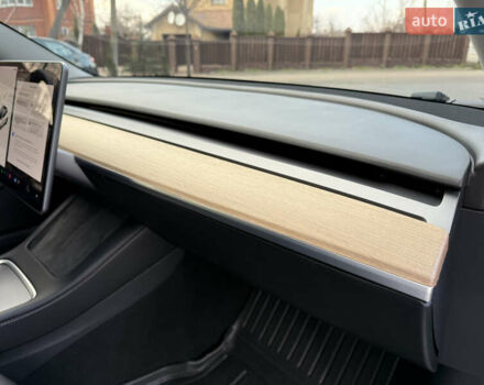 Белый Тесла Модель 3, объемом двигателя 0 л и пробегом 37 тыс. км за 19999 $, фото 129 на Automoto.ua