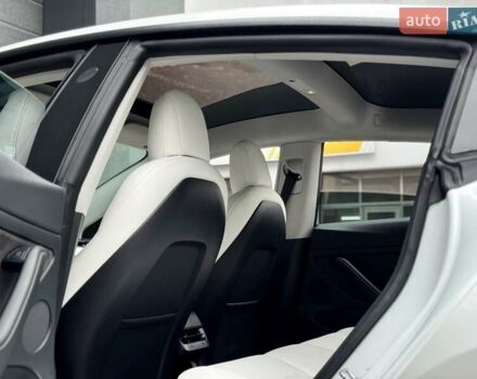 Белый Тесла Модель 3, объемом двигателя 0 л и пробегом 85 тыс. км за 19000 $, фото 15 на Automoto.ua