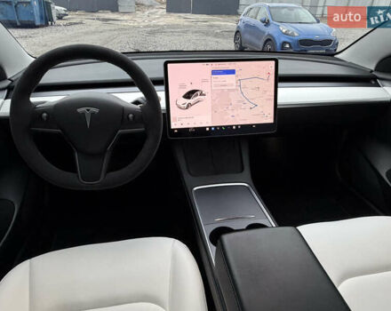 Білий Тесла Модель 3, об'ємом двигуна 0 л та пробігом 64 тис. км за 24900 $, фото 18 на Automoto.ua