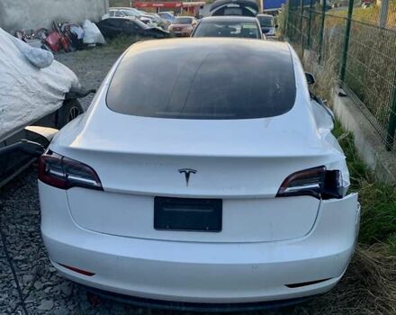 Белый Тесла Модель 3, объемом двигателя 0 л и пробегом 27 тыс. км за 19750 $, фото 25 на Automoto.ua