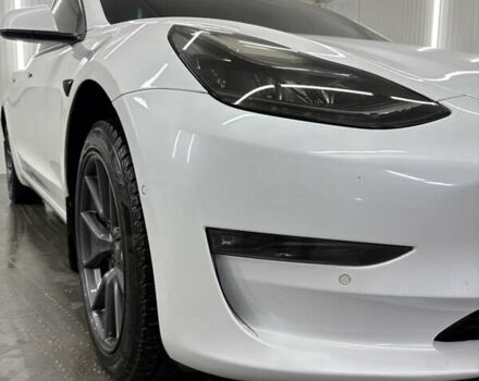 Білий Тесла Модель 3, об'ємом двигуна 0 л та пробігом 113 тис. км за 20200 $, фото 5 на Automoto.ua