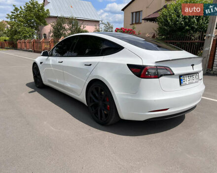 Белый Тесла Модель 3, объемом двигателя 0 л и пробегом 62 тыс. км за 23500 $, фото 2 на Automoto.ua