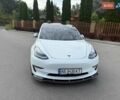 Белый Тесла Модель 3, объемом двигателя 0 л и пробегом 90 тыс. км за 22000 $, фото 1 на Automoto.ua