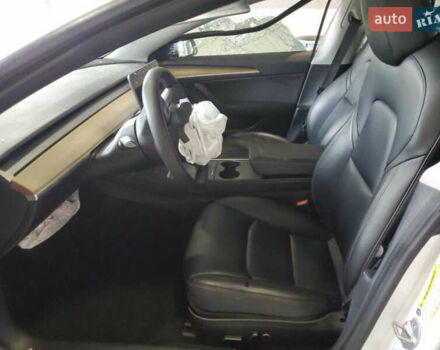 Белый Тесла Модель 3, объемом двигателя 0 л и пробегом 38 тыс. км за 12800 $, фото 6 на Automoto.ua