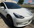 Білий Тесла Модель 3, об'ємом двигуна 0 л та пробігом 80 тис. км за 15990 $, фото 3 на Automoto.ua