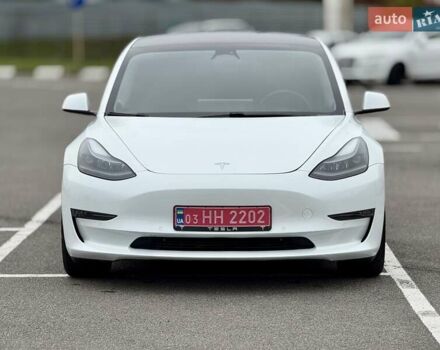 Білий Тесла Модель 3, об'ємом двигуна 0 л та пробігом 129 тис. км за 23500 $, фото 2 на Automoto.ua