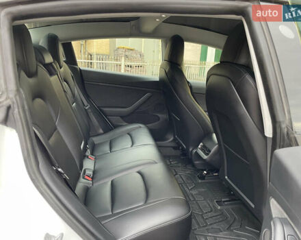 Белый Тесла Модель 3, объемом двигателя 0 л и пробегом 34 тыс. км за 18000 $, фото 62 на Automoto.ua