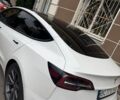 Білий Тесла Модель 3, об'ємом двигуна 0 л та пробігом 77 тис. км за 17800 $, фото 3 на Automoto.ua