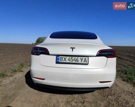 Білий Тесла Модель 3, об'ємом двигуна 0 л та пробігом 68 тис. км за 19200 $, фото 6 на Automoto.ua