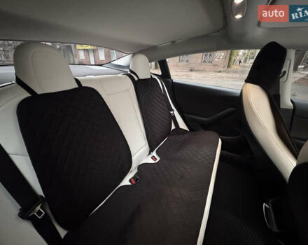 Белый Тесла Модель 3, объемом двигателя 0 л и пробегом 67 тыс. км за 23000 $, фото 15 на Automoto.ua