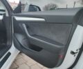 Білий Тесла Модель 3, об'ємом двигуна 0 л та пробігом 106 тис. км за 16900 $, фото 5 на Automoto.ua