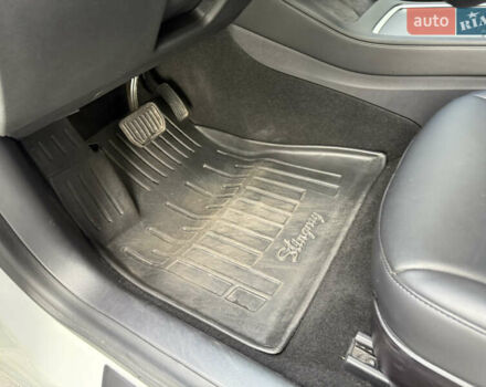 Белый Тесла Модель 3, объемом двигателя 0 л и пробегом 37 тыс. км за 19999 $, фото 104 на Automoto.ua