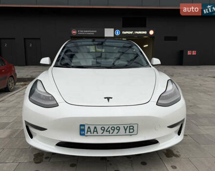 Білий Тесла Модель 3, об'ємом двигуна 0 л та пробігом 64 тис. км за 24900 $, фото 2 на Automoto.ua