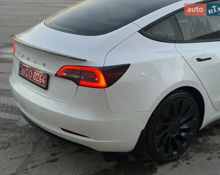 Белый Тесла Модель 3, объемом двигателя 0 л и пробегом 92 тыс. км за 21900 $, фото 16 на Automoto.ua
