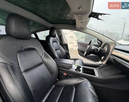 Белый Тесла Модель 3, объемом двигателя 0 л и пробегом 100 тыс. км за 12900 $, фото 14 на Automoto.ua