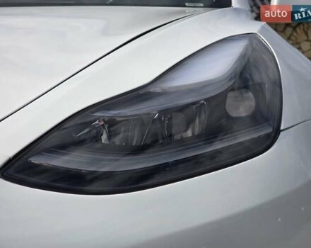 Білий Тесла Модель 3, об'ємом двигуна 0 л та пробігом 91 тис. км за 22999 $, фото 23 на Automoto.ua