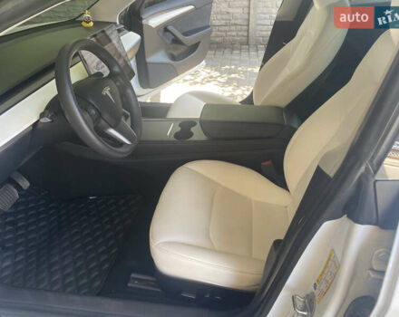 Білий Тесла Модель 3, об'ємом двигуна 0 л та пробігом 44 тис. км за 18500 $, фото 13 на Automoto.ua