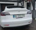 Білий Тесла Модель 3, об'ємом двигуна 0 л та пробігом 104 тис. км за 20600 $, фото 8 на Automoto.ua