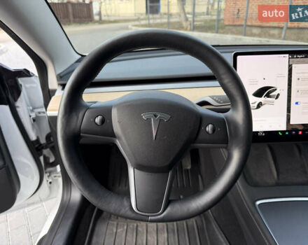 Белый Тесла Модель 3, объемом двигателя 0 л и пробегом 37 тыс. км за 19999 $, фото 106 на Automoto.ua