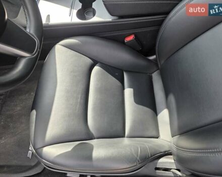 Білий Тесла Модель 3, об'ємом двигуна 0 л та пробігом 91 тис. км за 22999 $, фото 28 на Automoto.ua