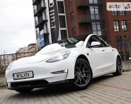 Белый Тесла Модель 3, объемом двигателя 0 л и пробегом 35 тыс. км за 21000 $, фото 38 на Automoto.ua