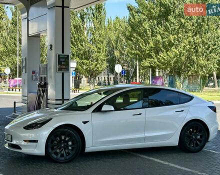 Тесла Модель 3 2021 у Одесі на Automoto.ua Білий Тесла Модель 3, об'ємом двигуна 0 л та пробігом 98 тис. км за 17800 $, фото 15 на Automoto.ua