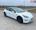 Білий Тесла Модель 3, об'ємом двигуна 0 л та пробігом 61 тис. км за 16700 $, фото 2 на Automoto.ua