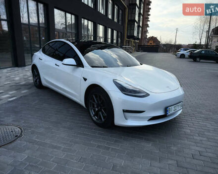 Белый Тесла Модель 3, объемом двигателя 0 л и пробегом 37 тыс. км за 19999 $, фото 141 на Automoto.ua